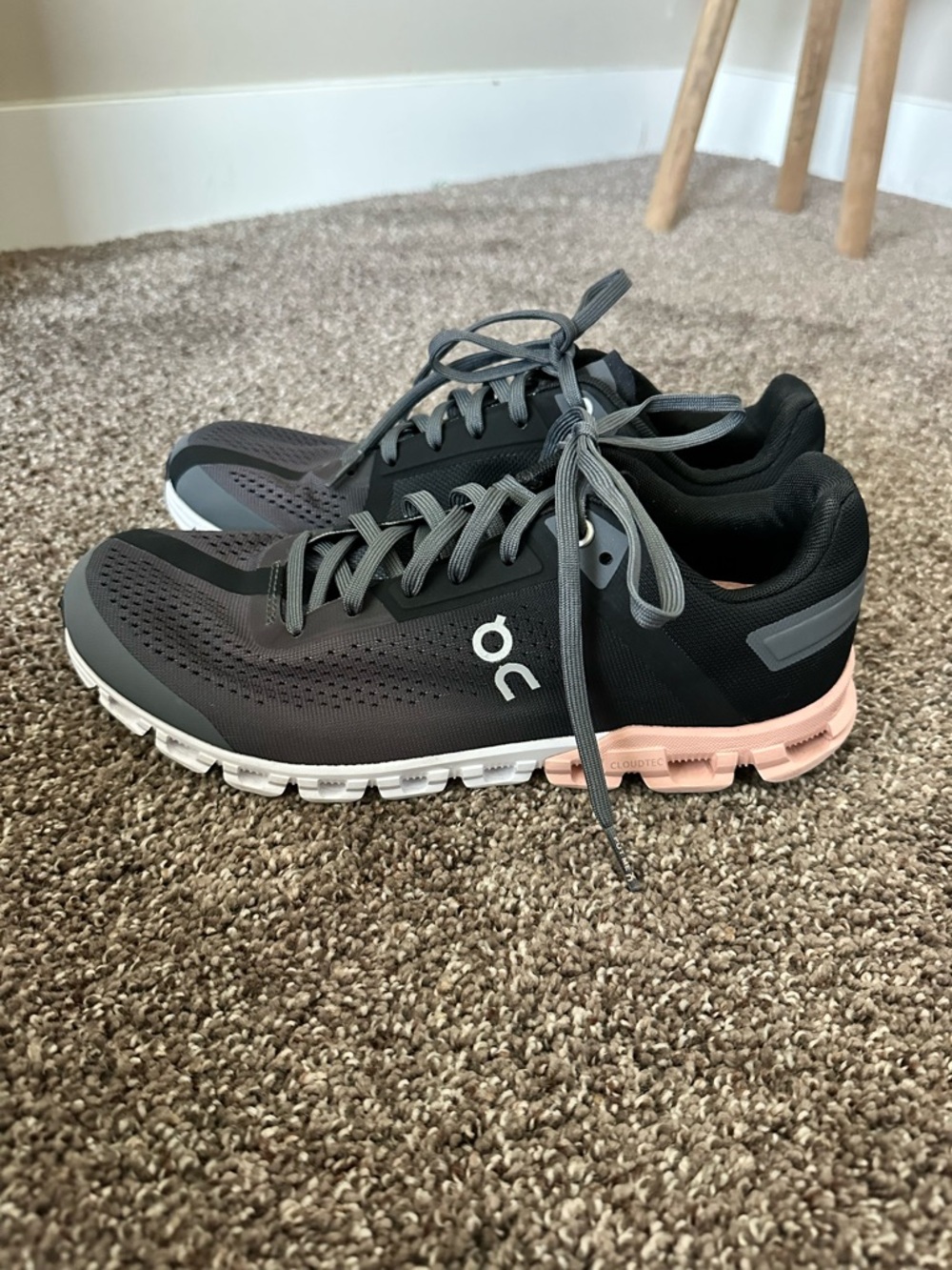 On Cloudflow Running Shoes Women's Size 9 Black Dust Rose Sneakers
